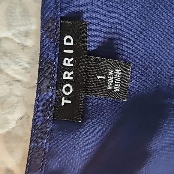 Torrid size 1 EUC Animal Print Top - Picture 4 of 10